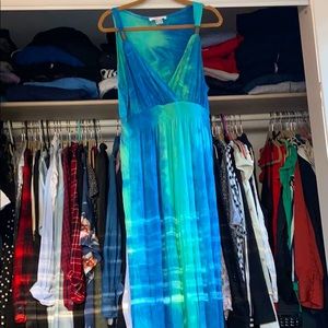Gorgeous long maxi dress size large brand new!